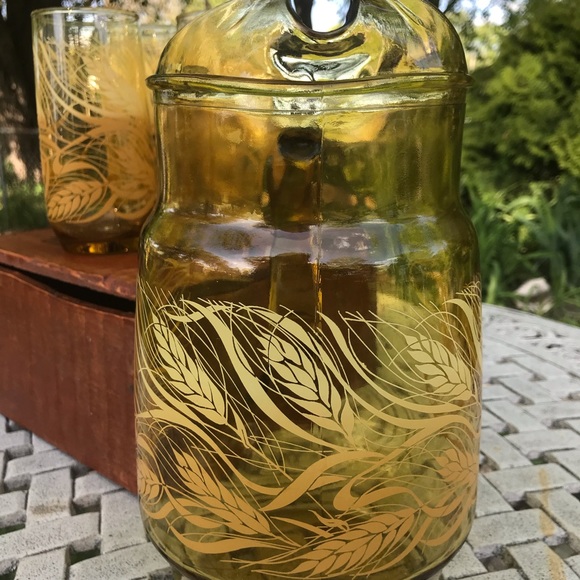 Vintage Anchor Hocking Golden Wheat pitcher set. - Picture 9 of 16